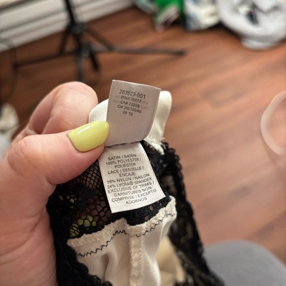 Victoria's Secret V-Neck Lace Satin Teddy size Small - Picture 12 of 13